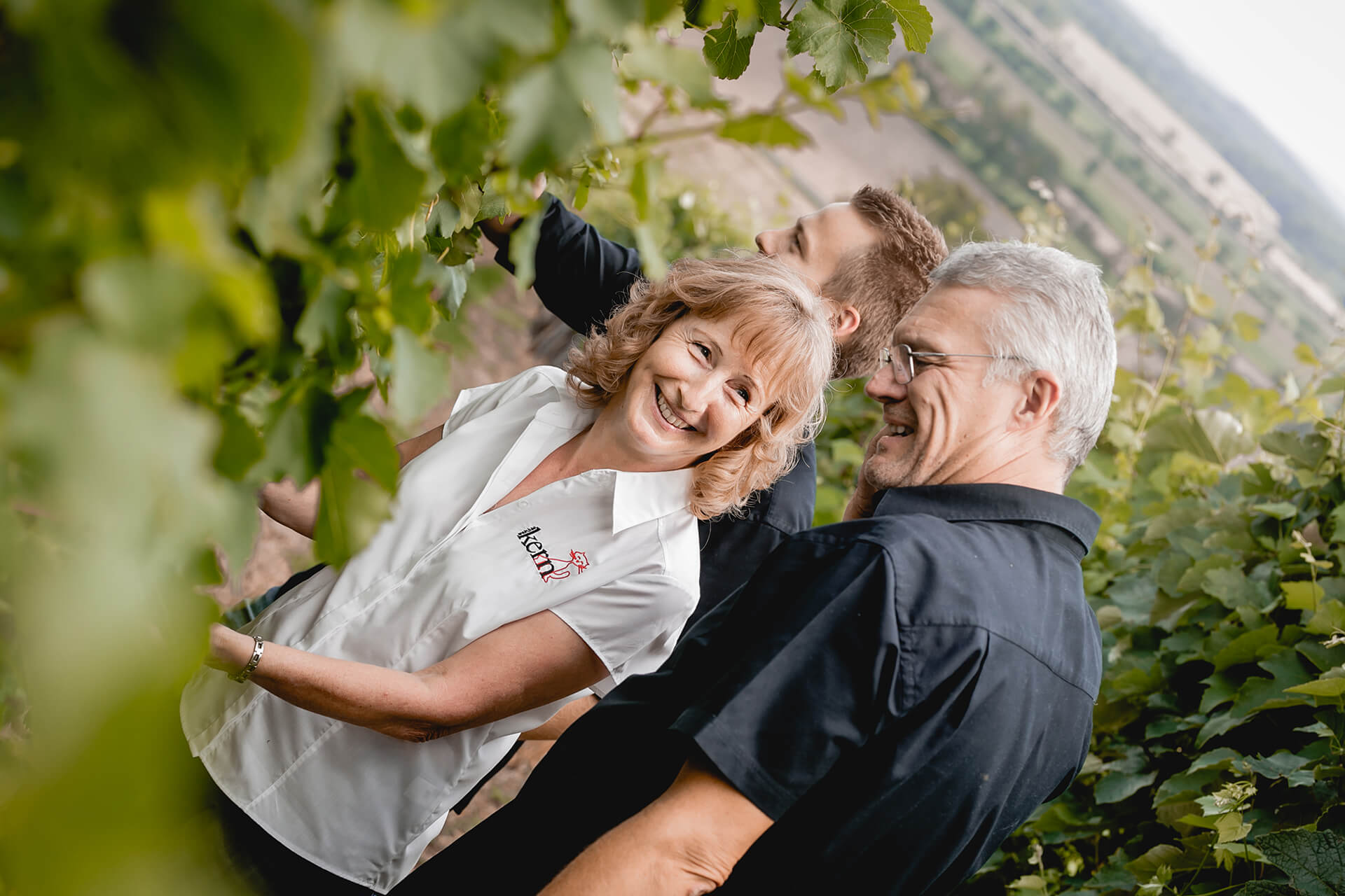 Familie Weinbau Kern im Weingarten
